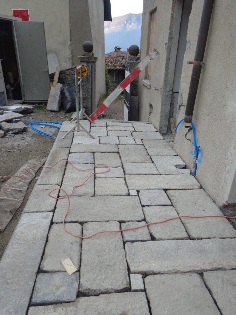 Opere per pavimentazion in lastre di granito